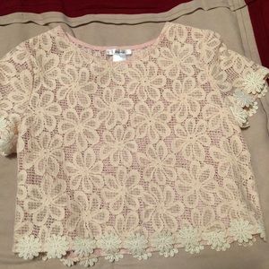 Cute crop style T-shirt